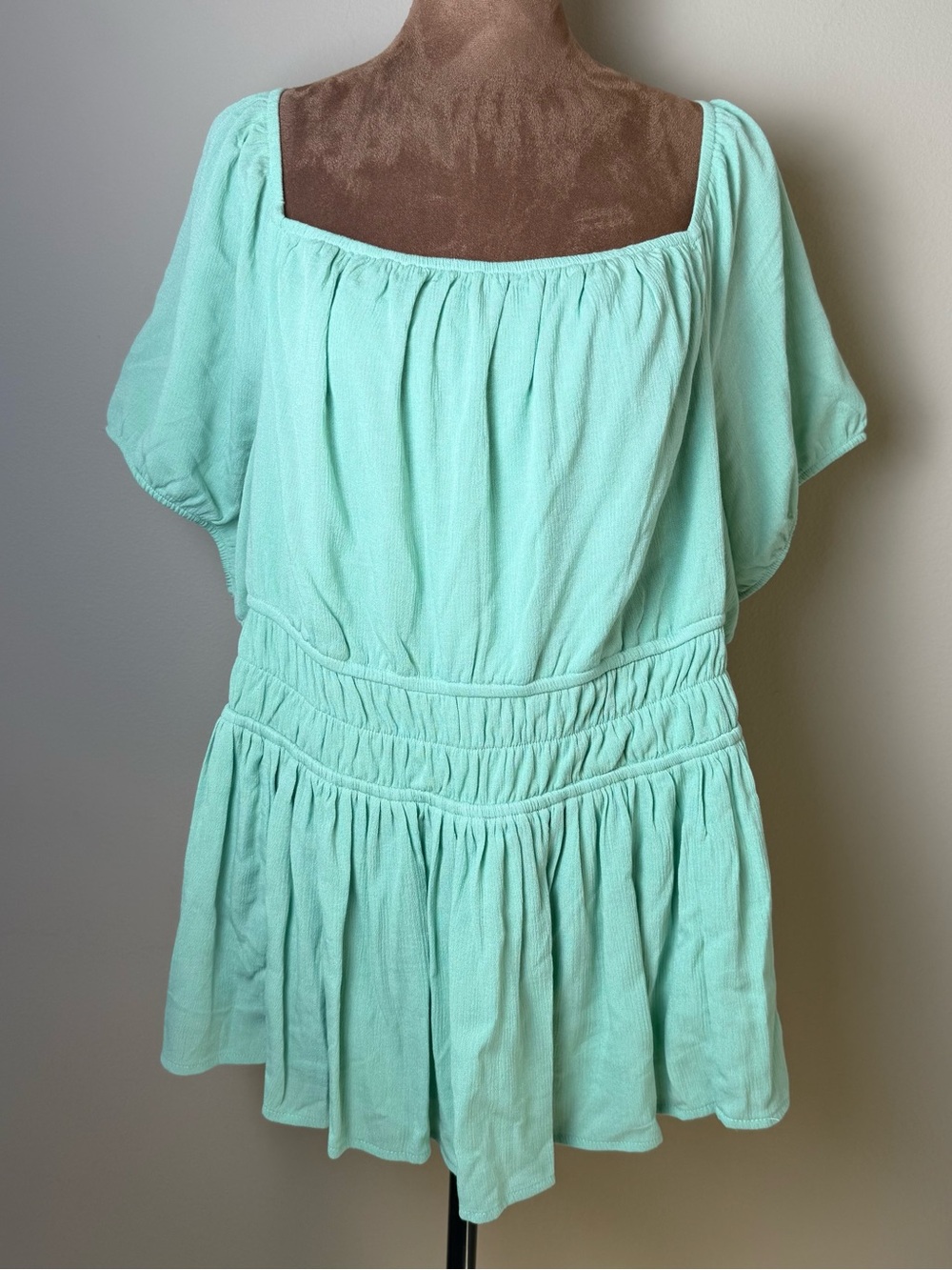 NWT Torrid Crinkle Gauze Criss Cross Back Top 2X Green Puff Sleeve Ren Faire